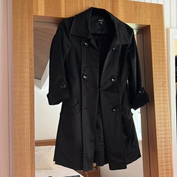 bebe Jackets & Blazers - BEBE Trench coat super CUTE! XS black POCKETS